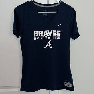 New Nike women’s v neck sexy Atlanta Braves skinny thin baseball t ⚾️shirt M